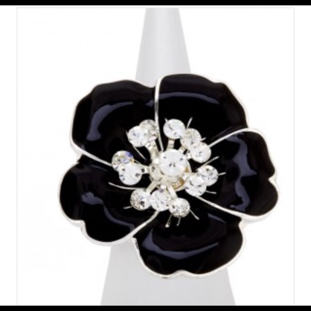 Black flower Ring